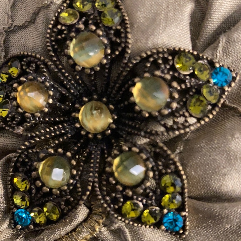 Large Textile Brooch Pin - Picture 4 of 6